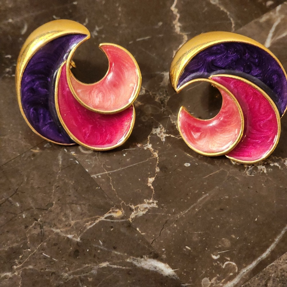 Vintage Avon Swirl of Color Clip Earrings